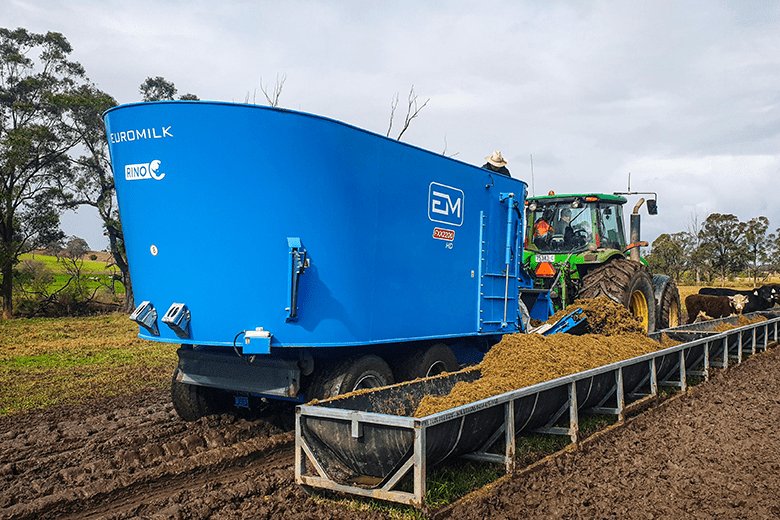 FarmChief Rhino Mixer Feeder Wagon