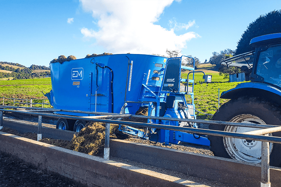 FarmChief Rhino Mixer Feeder Wagon